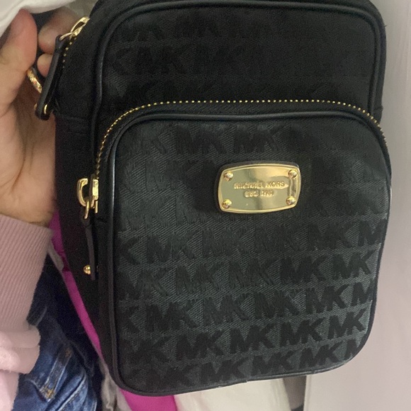 Micheal Kors hand bag - Picture 3 of 3